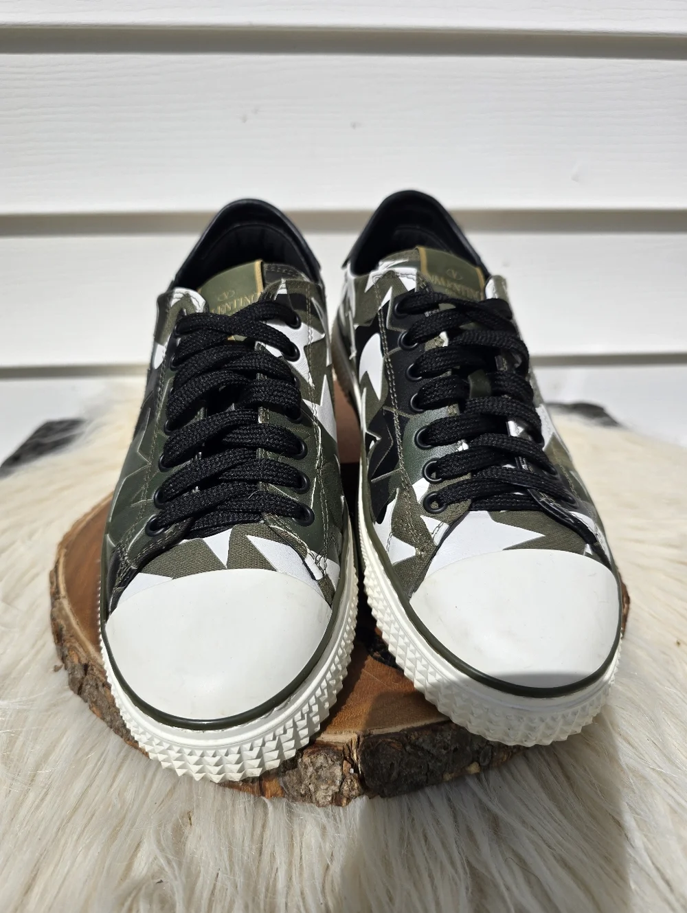 VALENTINO - Picture 6 of 7